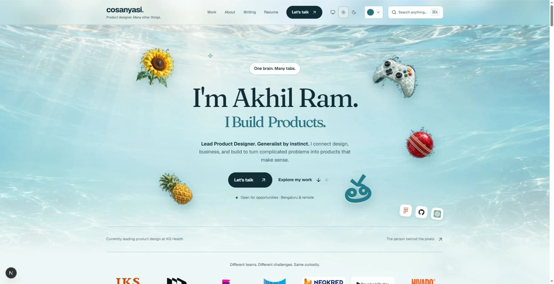 The homepage with the Water atmosphere and its flowing background.